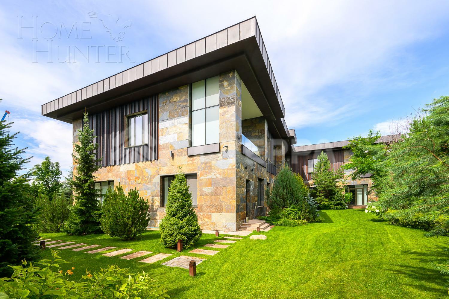 2-этажный коттедж 1 365 м² с отделкой