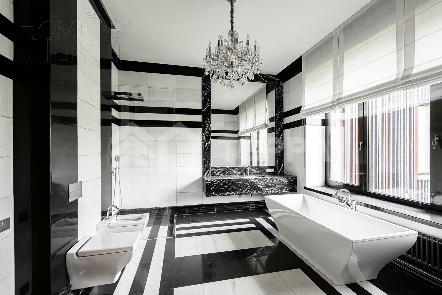 2-этажный коттедж 1 365 м² с отделкой