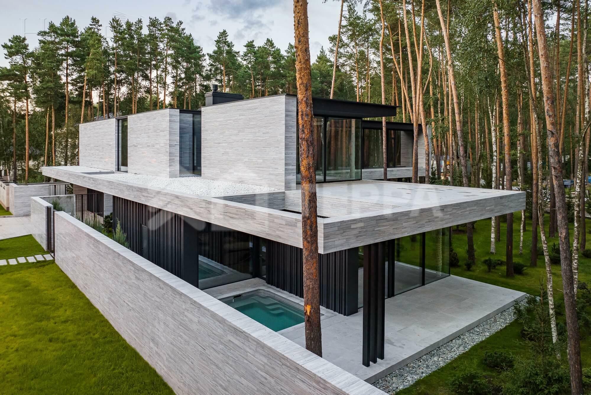 2-этажный коттедж 1 050 м² без отделки