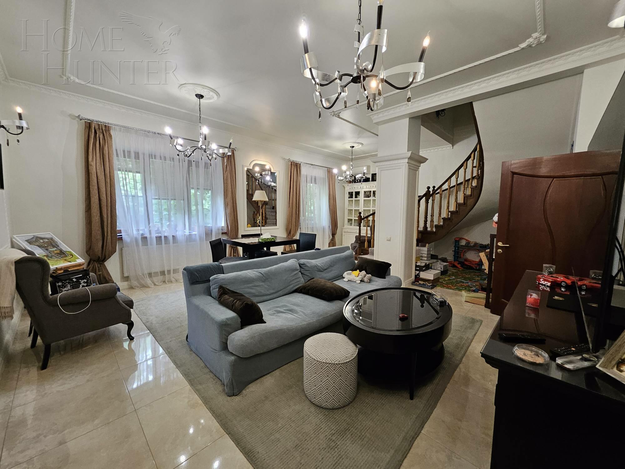 3-этажный коттедж 287 м² с отделкой