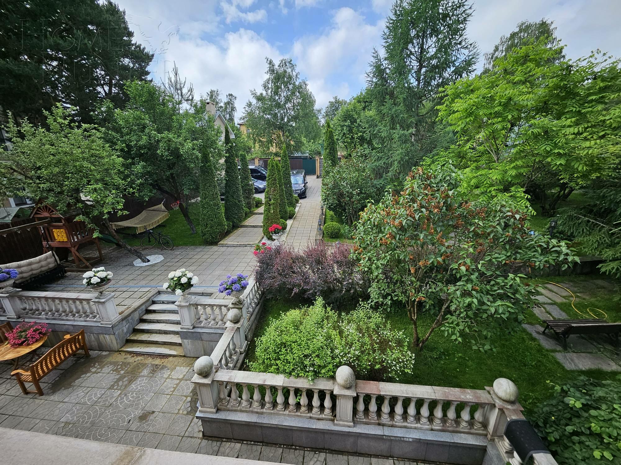 3-этажный коттедж 287 м² с отделкой