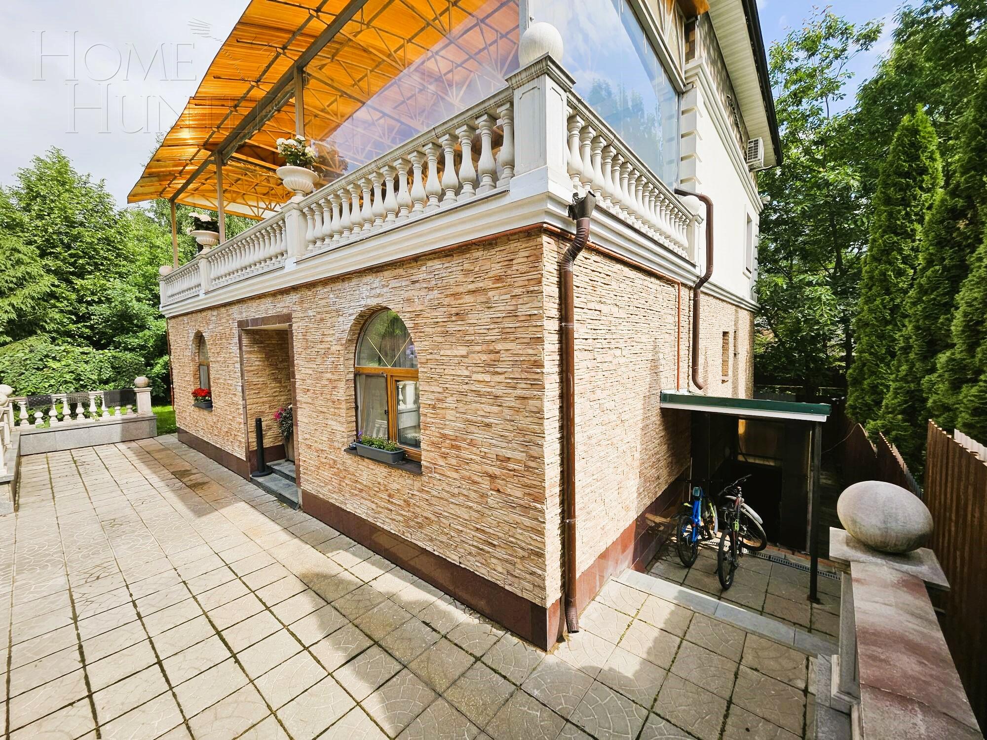 3-этажный коттедж 287 м² с отделкой