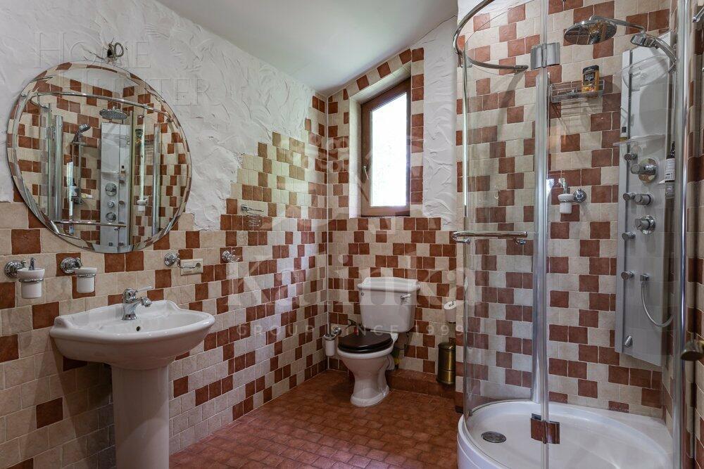 3-этажный коттедж 550 м² с отделкой