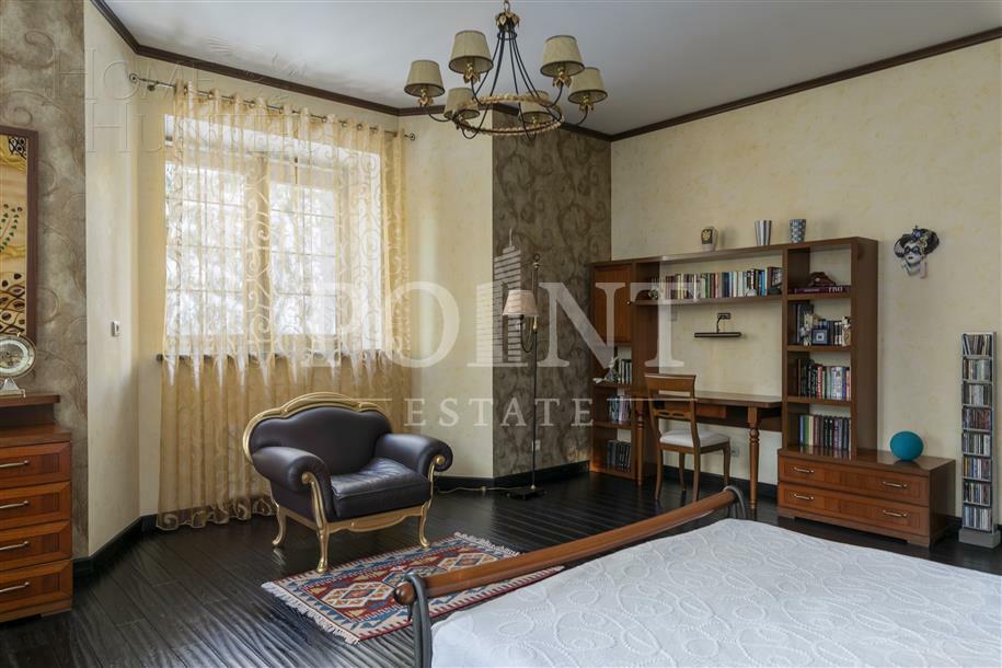 2-этажный коттедж 800 м² с отделкой