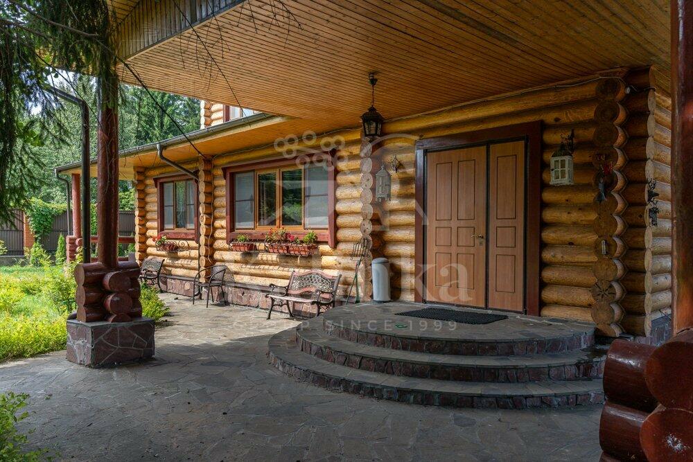 3-этажный коттедж 550 м² с отделкой