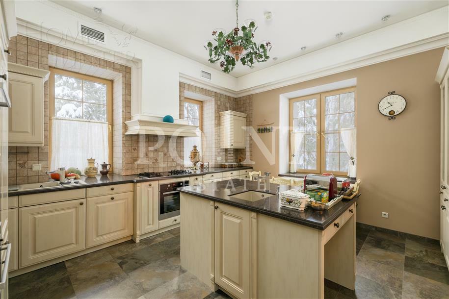 2-этажный коттедж 800 м² с отделкой