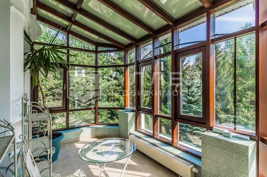 3-этажный коттедж 860 м² с отделкой