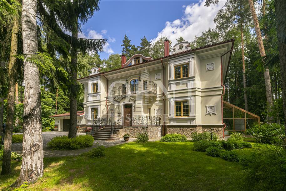 2-этажный коттедж 800 м² с отделкой