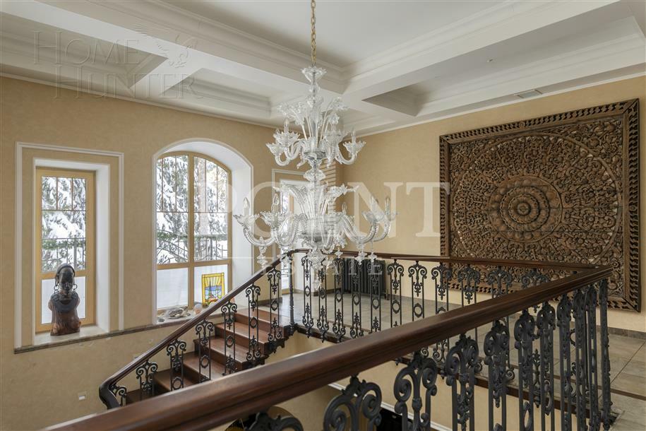 2-этажный коттедж 800 м² с отделкой