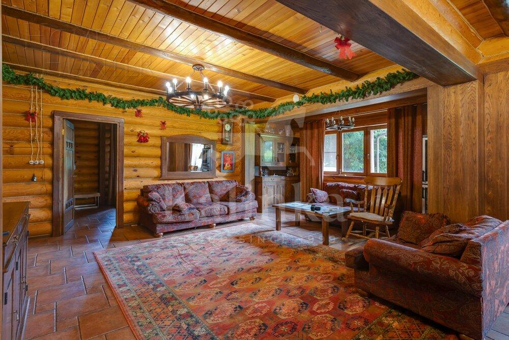 3-этажный коттедж 550 м² с отделкой