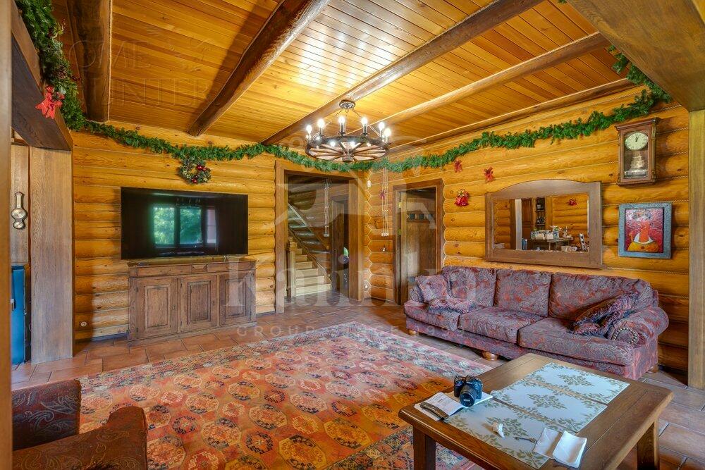 3-этажный коттедж 550 м² с отделкой