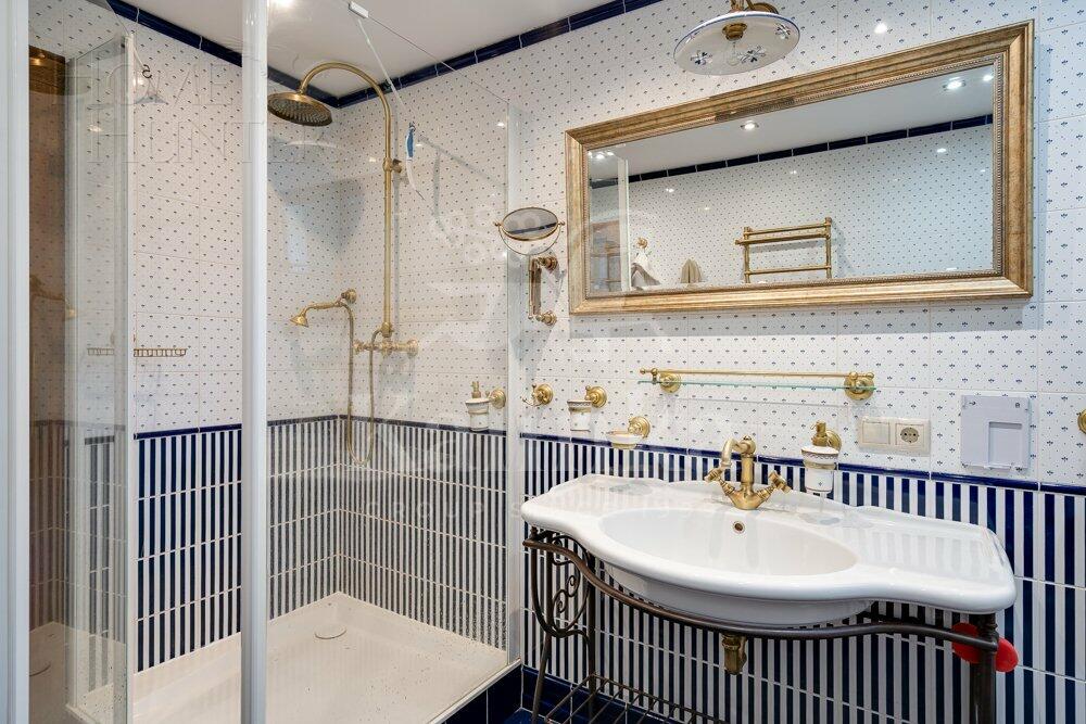 3-этажный коттедж 550 м² с отделкой