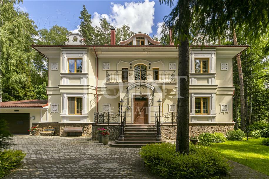 2-этажный коттедж 800 м² с отделкой