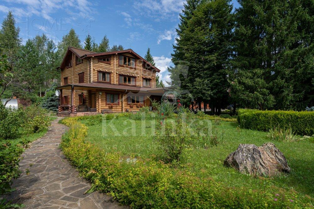 3-этажный коттедж 550 м² с отделкой
