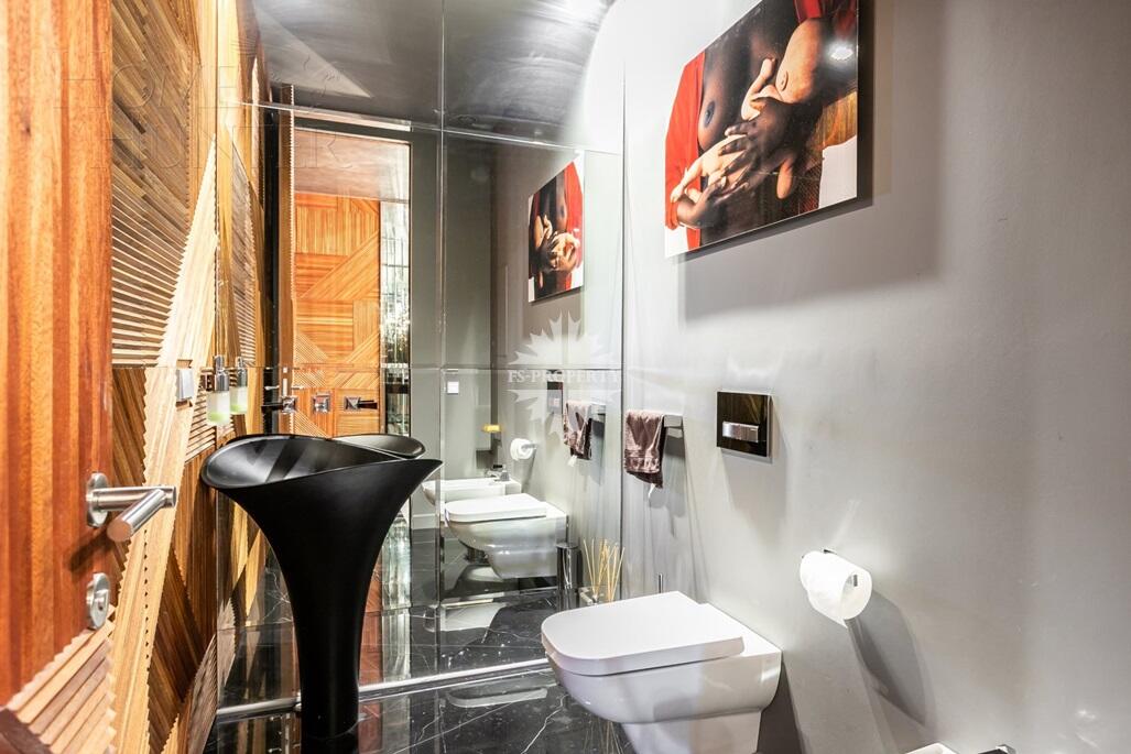 6-КОМН. КВАРТИРА С ОТДЕЛКОЙ 196 М² НА 6 ЭТАЖЕ