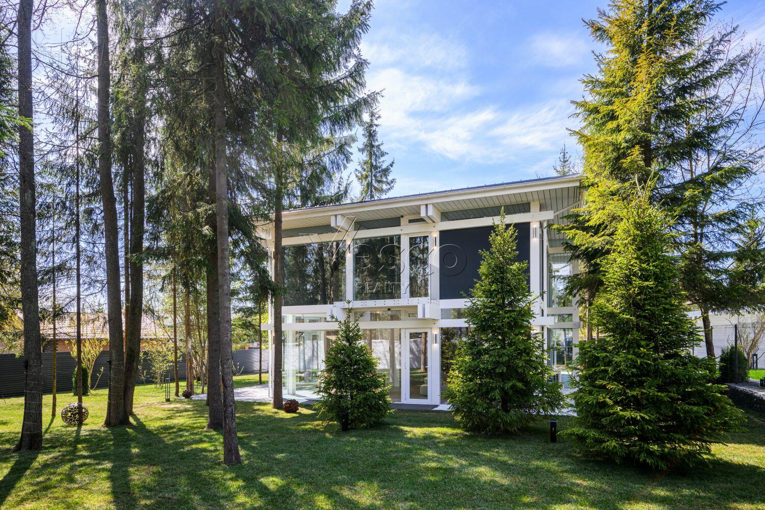 2-этажный коттедж 294 м² с отделкой