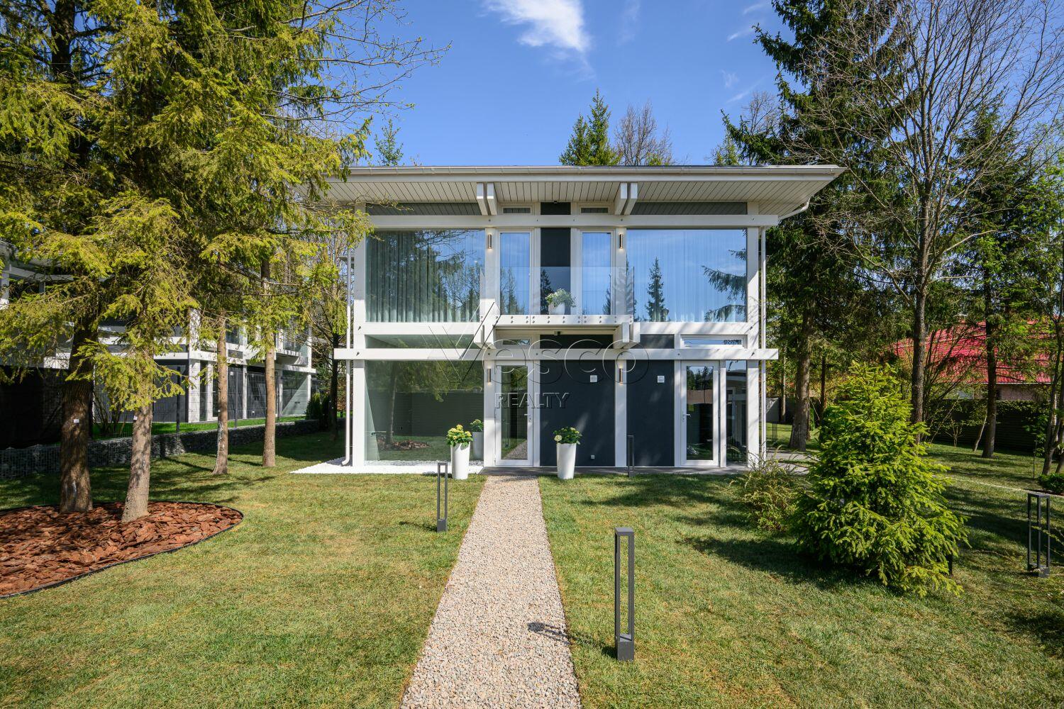 2-этажный коттедж 294 м² с отделкой