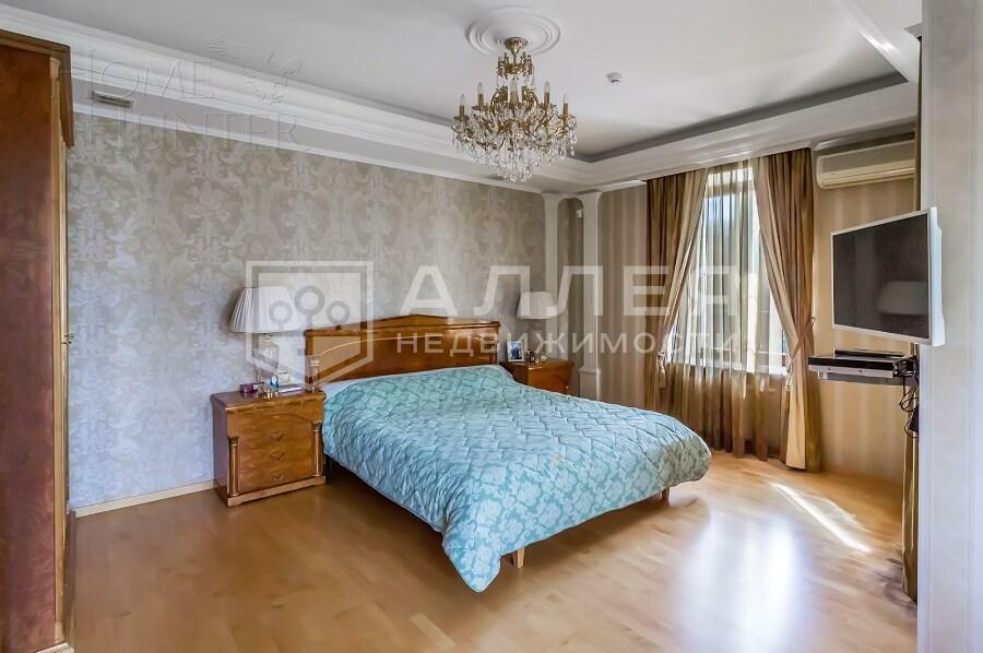 3-этажный коттедж 860 м² с отделкой