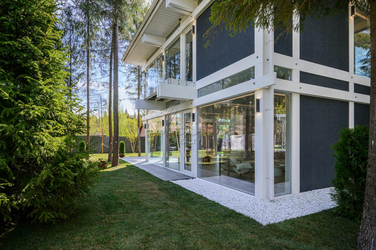 2-этажный коттедж 294 м² с отделкой