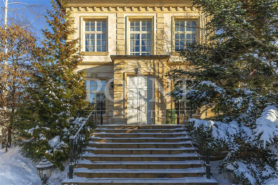 2-этажный коттедж 980 м² с отделкой