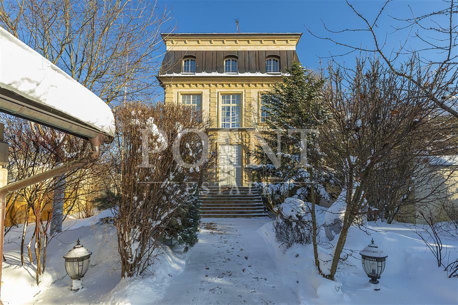 2-этажный коттедж 980 м² с отделкой