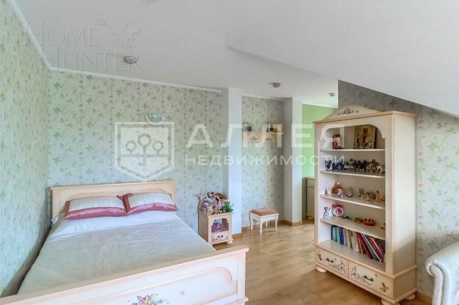 3-этажный коттедж 860 м² с отделкой