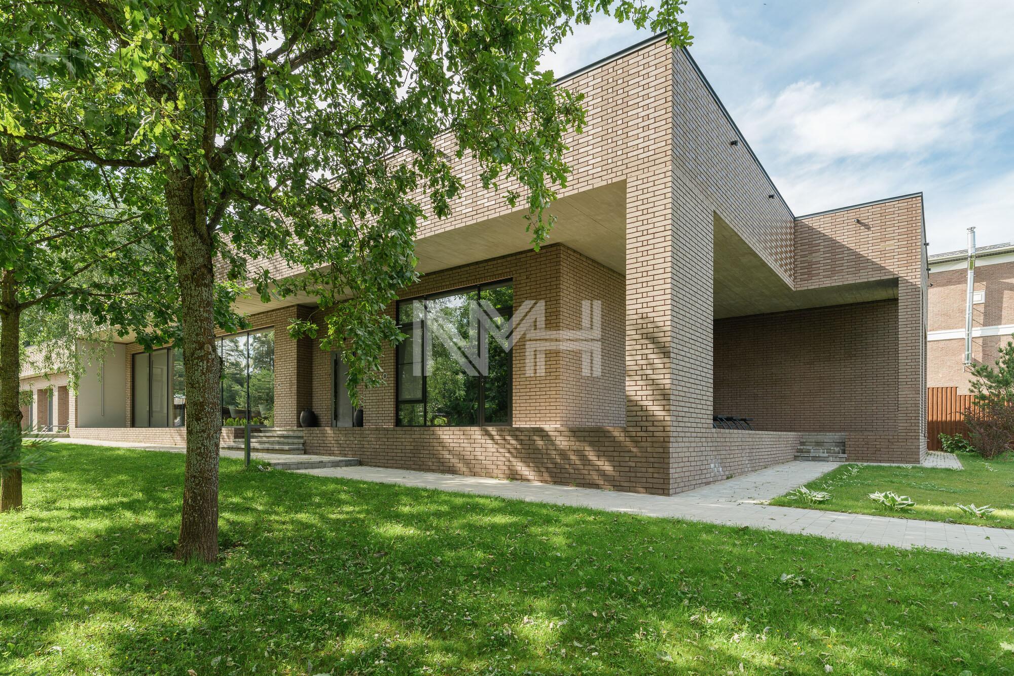 1-этажный коттедж 492 м² с отделкой