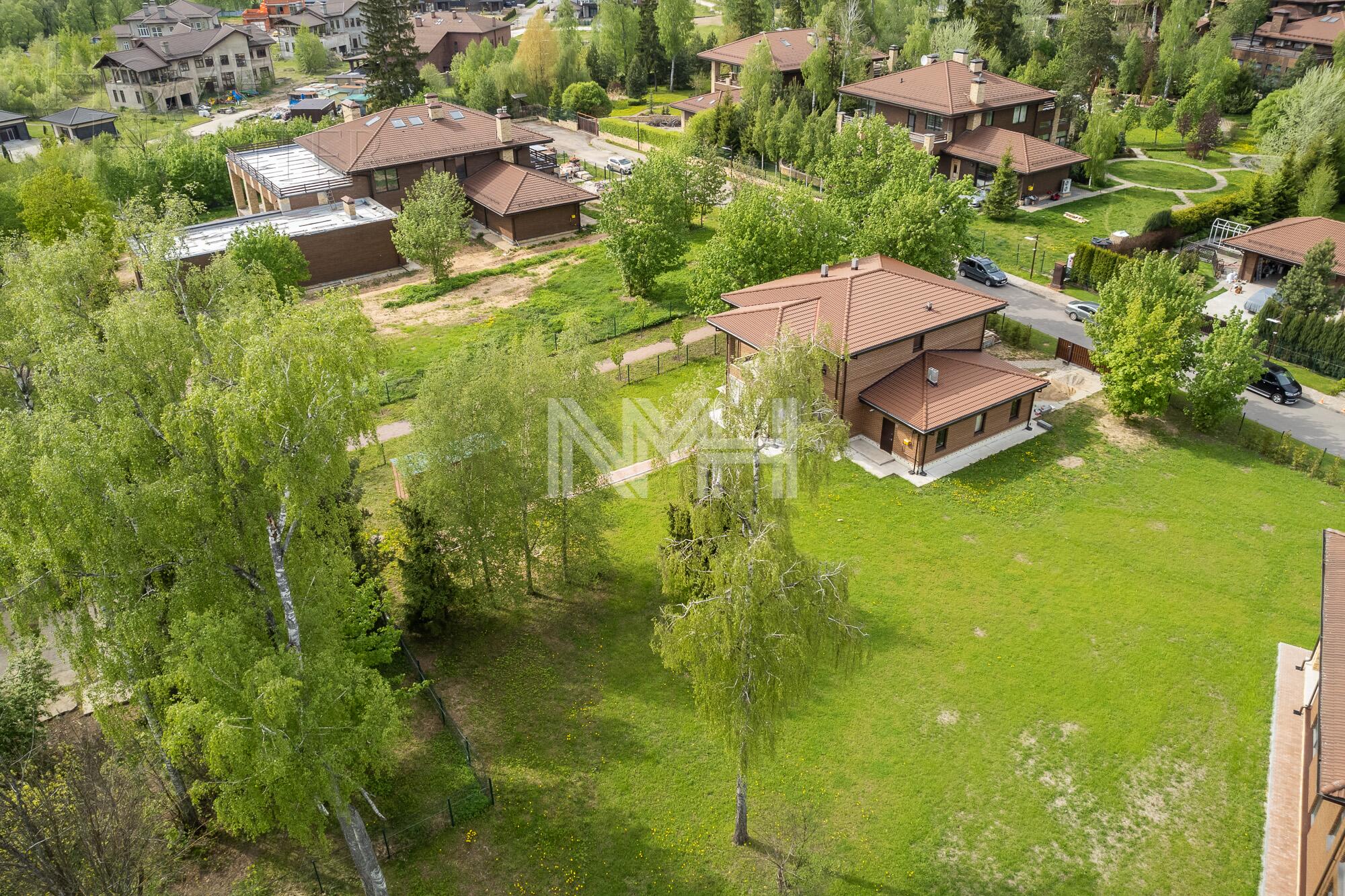 2-этажный коттедж 285 м² без отделки