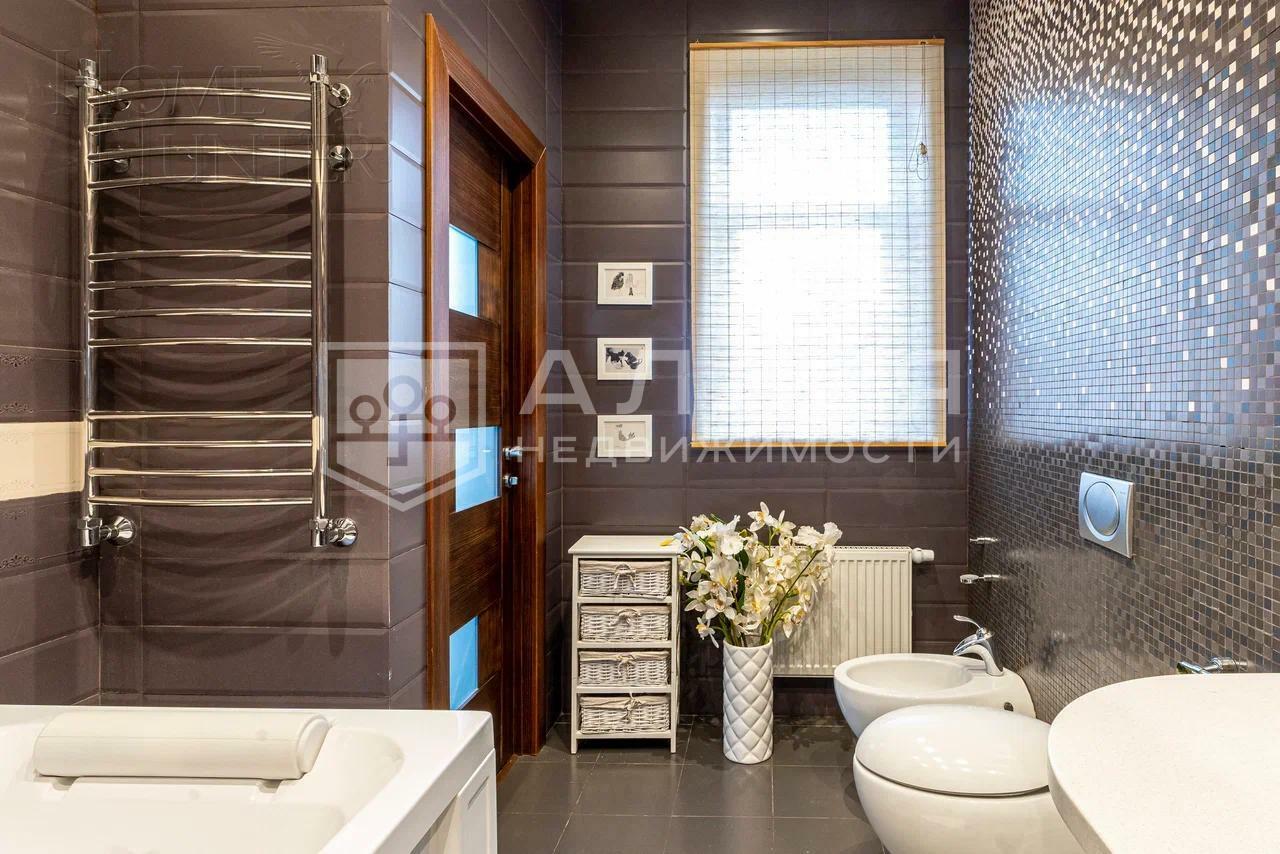 2-этажный коттедж 300 м² с отделкой