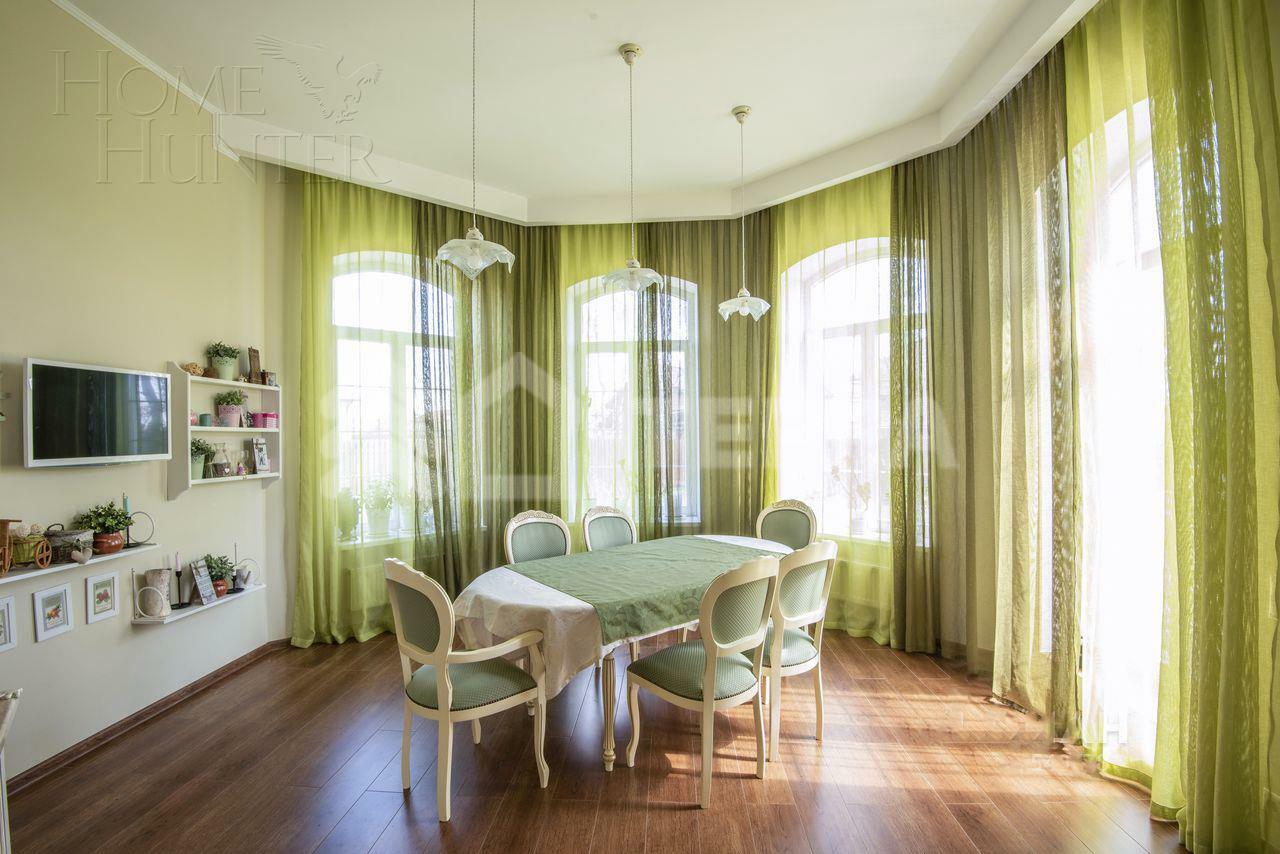 2-этажный коттедж 300 м² с отделкой