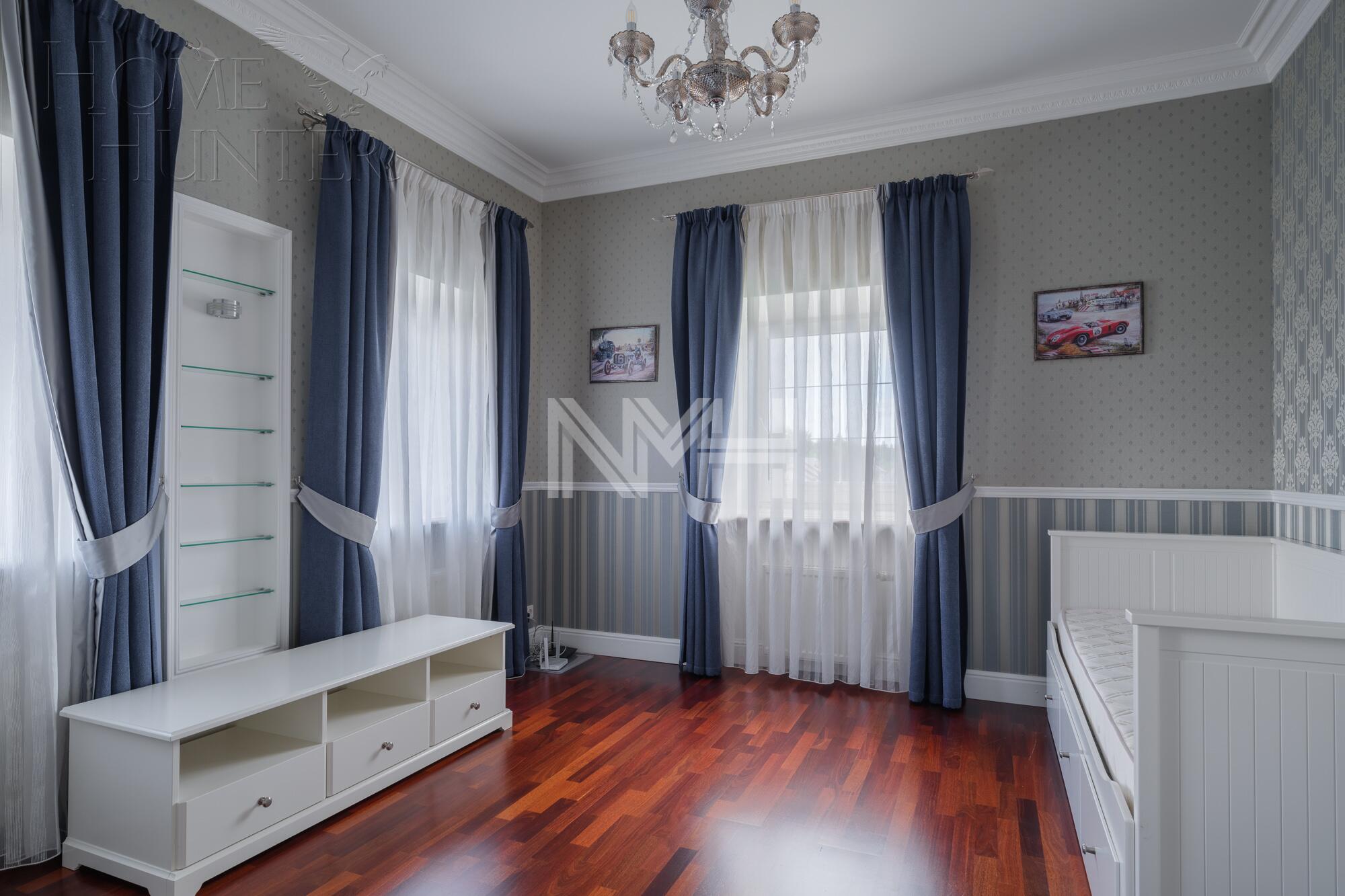 2-этажный коттедж 300 м² с отделкой