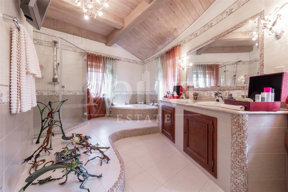 2-этажный коттедж 1 050 м² с отделкой