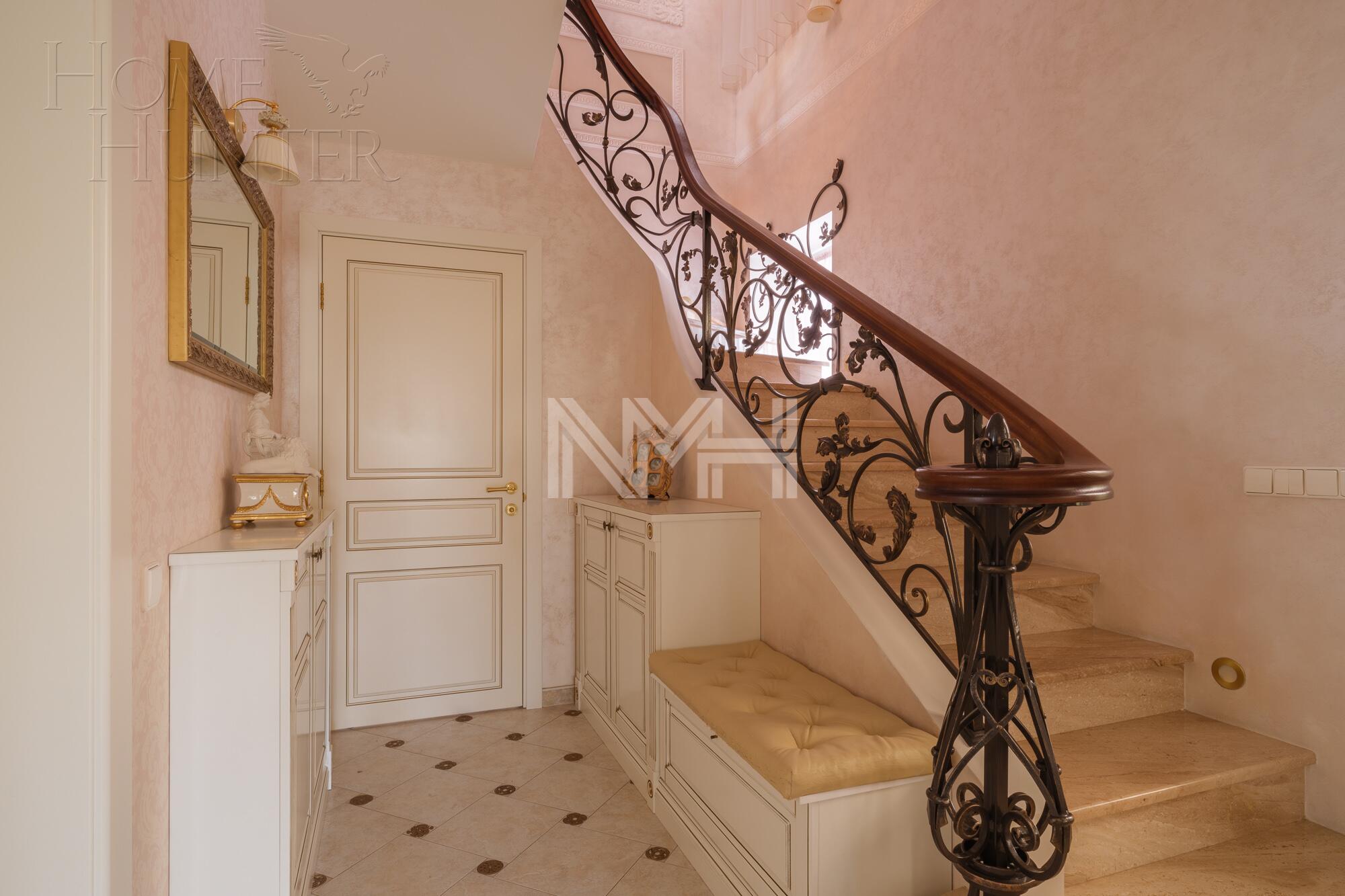 2-этажный коттедж 300 м² с отделкой