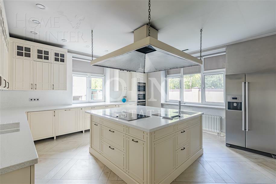 2-этажный коттедж 1 087 м² с отделкой