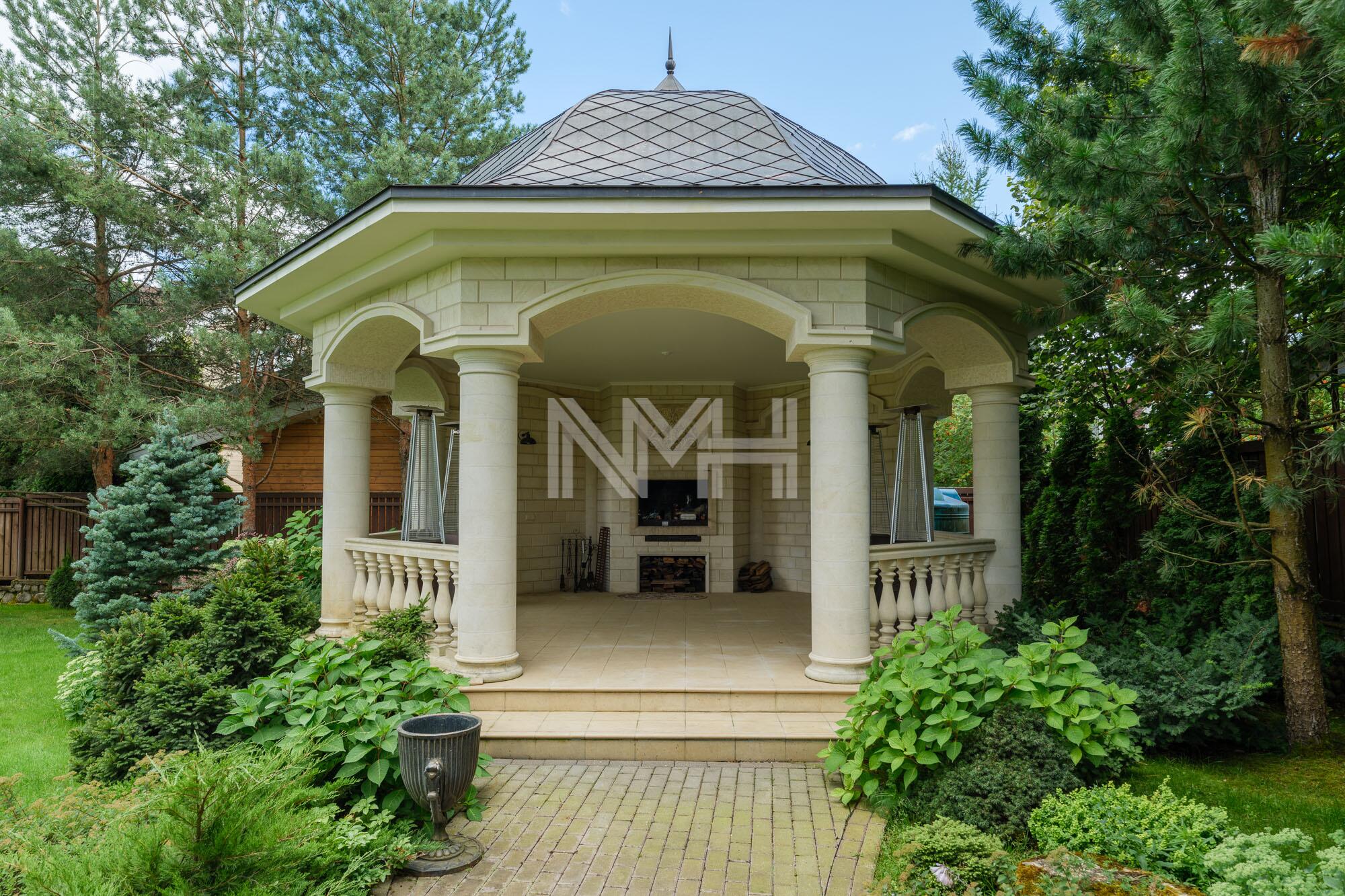 2-этажный коттедж 300 м² с отделкой