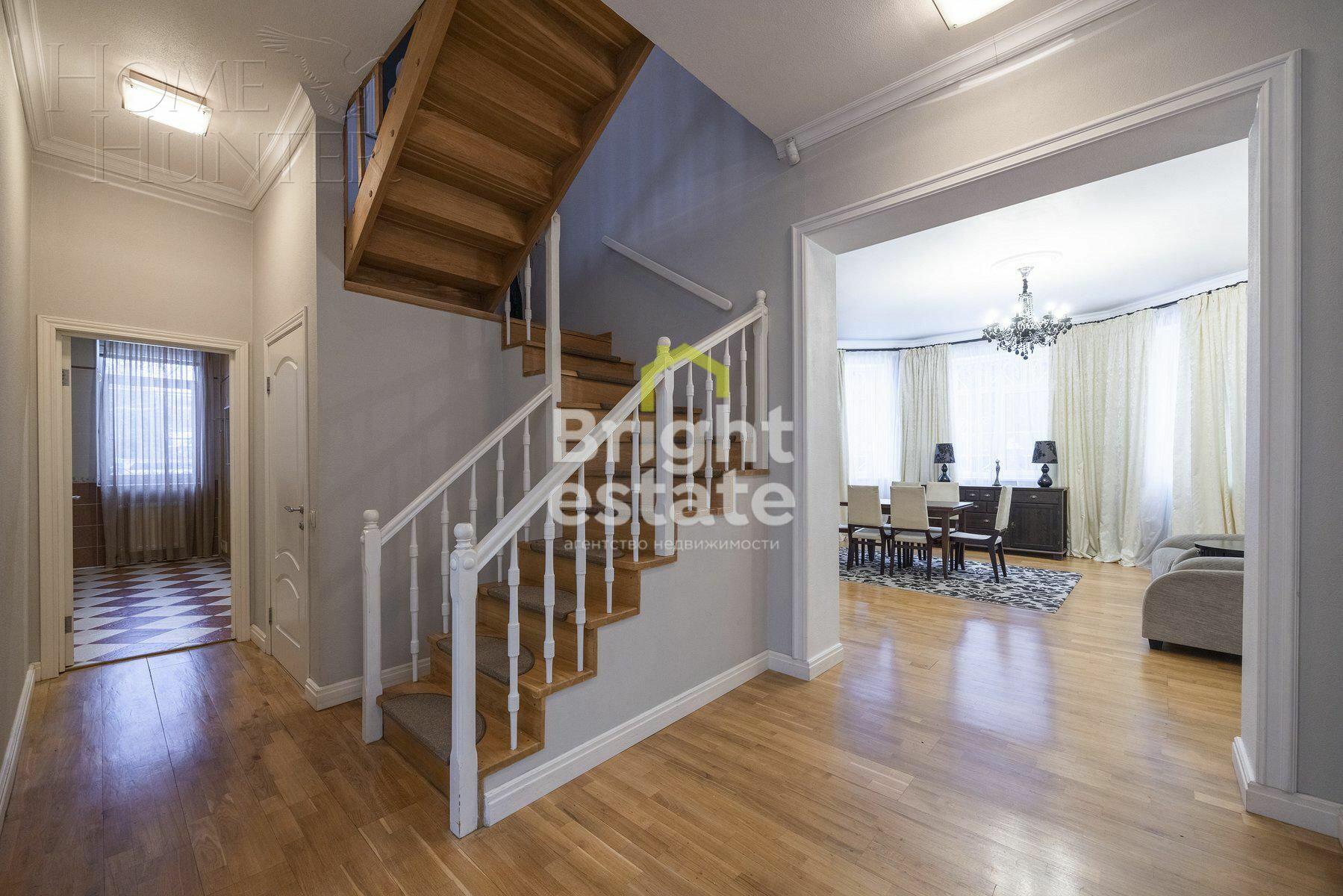 2-этажный коттедж 300 м² с отделкой