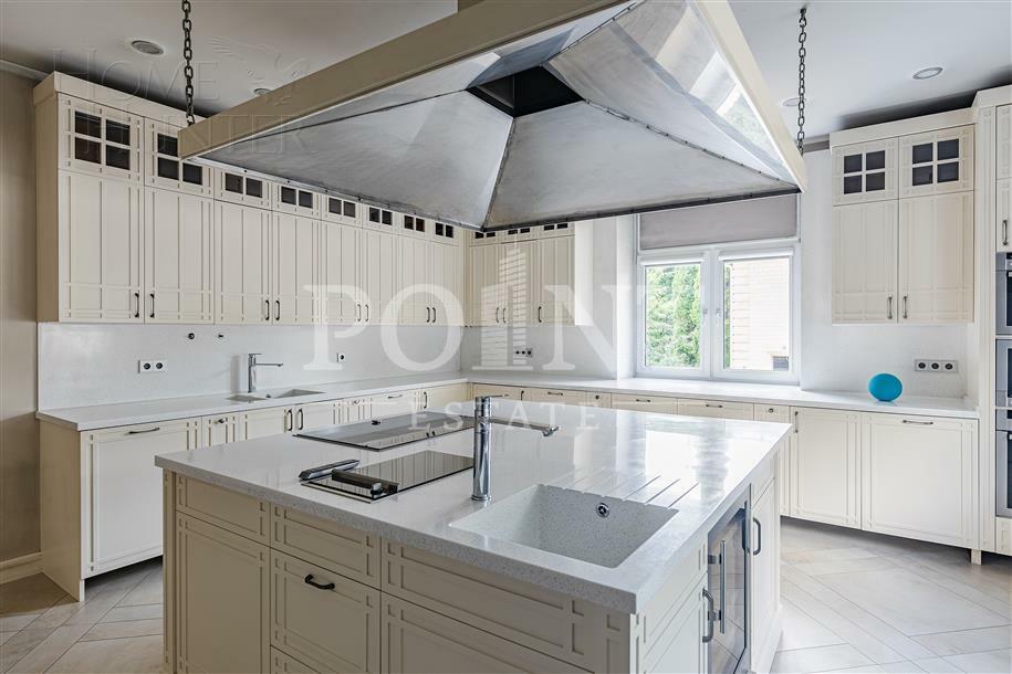 2-этажный коттедж 1 087 м² с отделкой