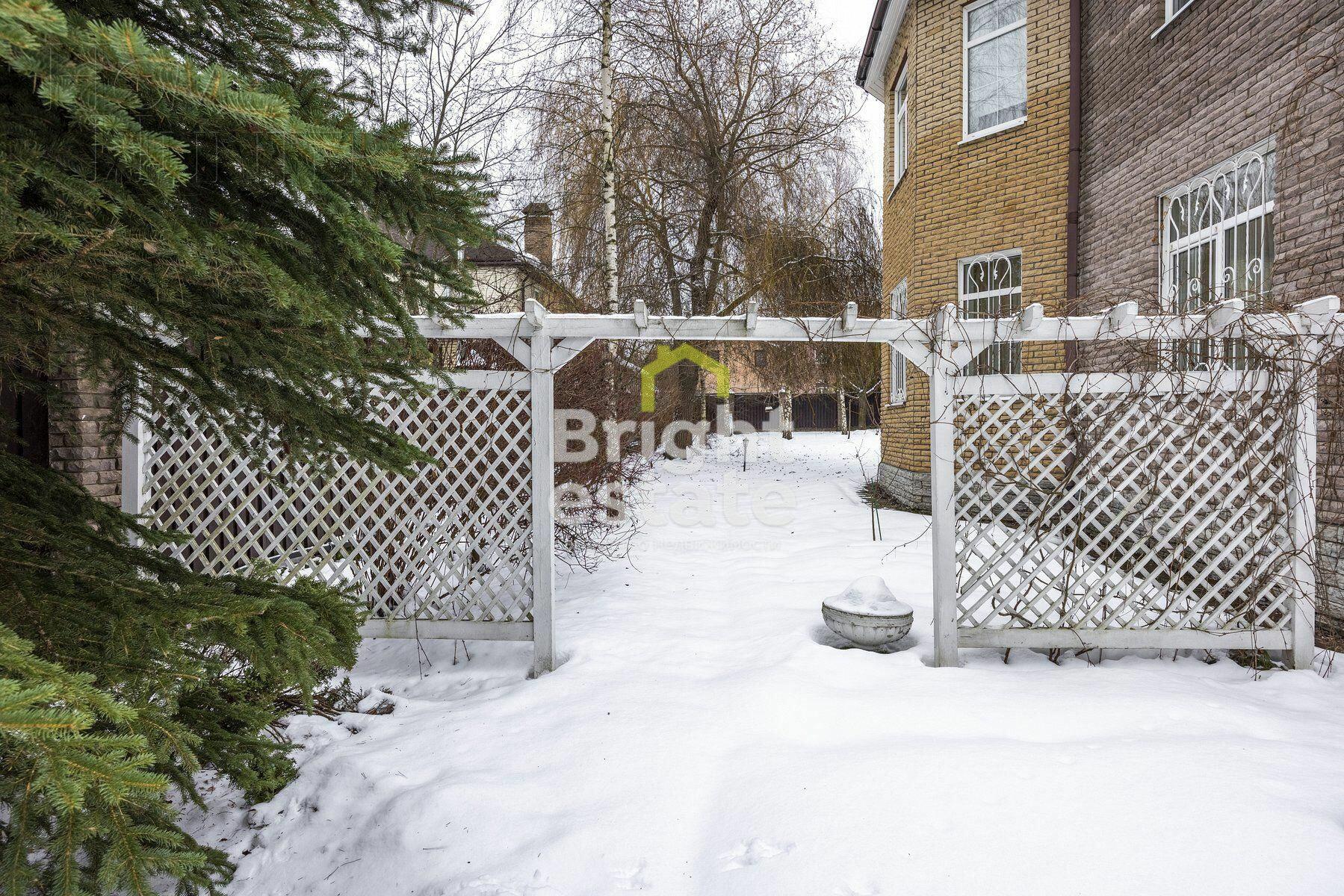 2-этажный коттедж 300 м² с отделкой