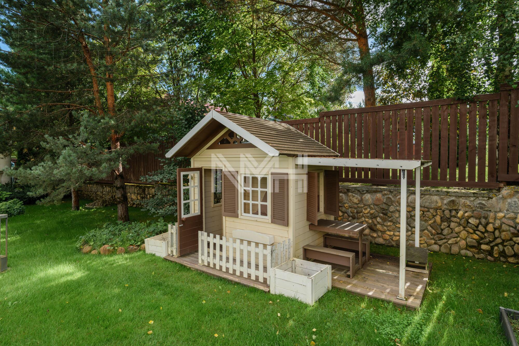 2-этажный коттедж 300 м² с отделкой