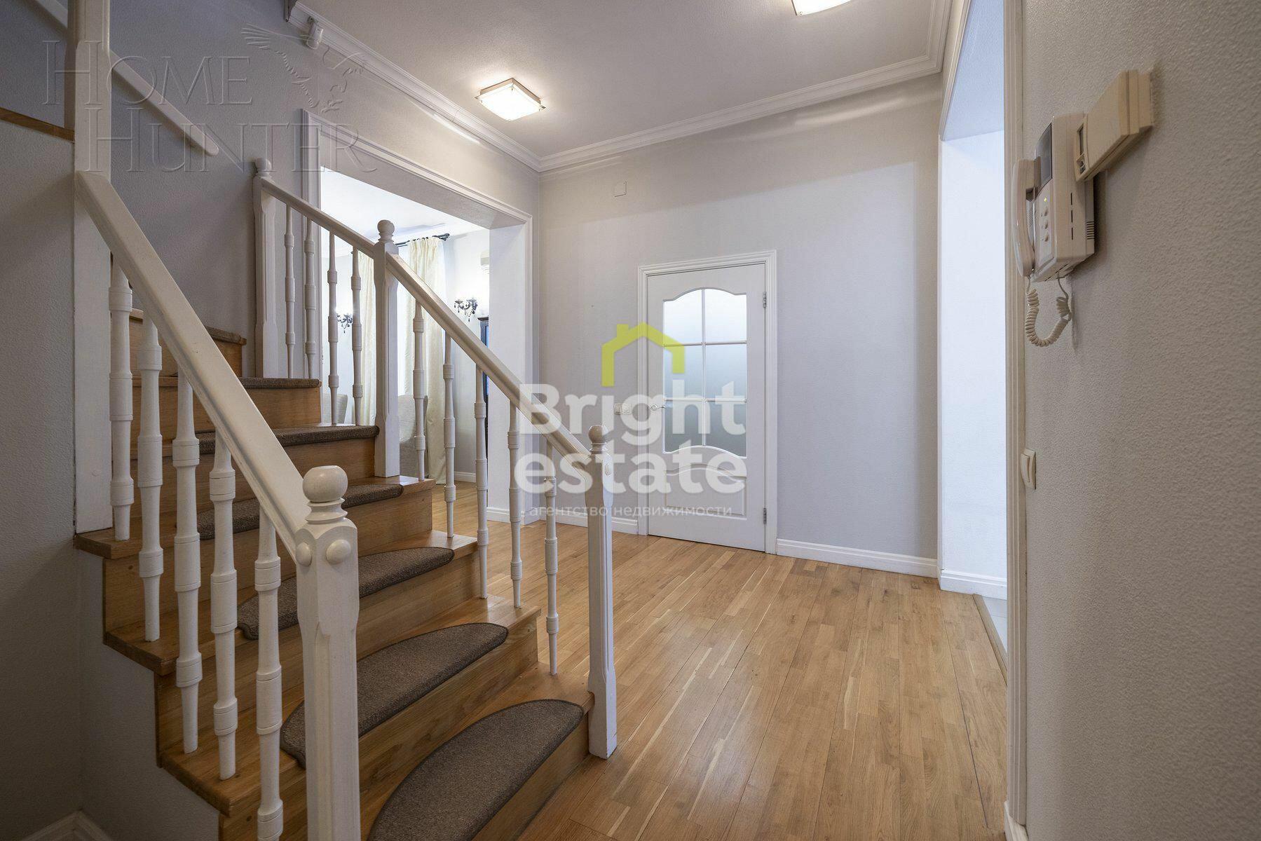 2-этажный коттедж 300 м² с отделкой