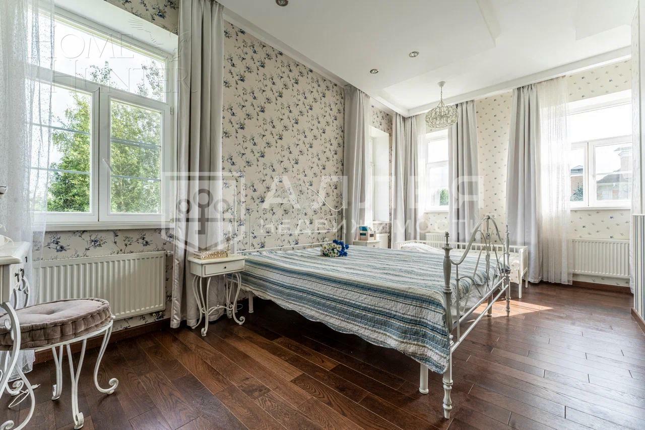 2-этажный коттедж 300 м² с отделкой