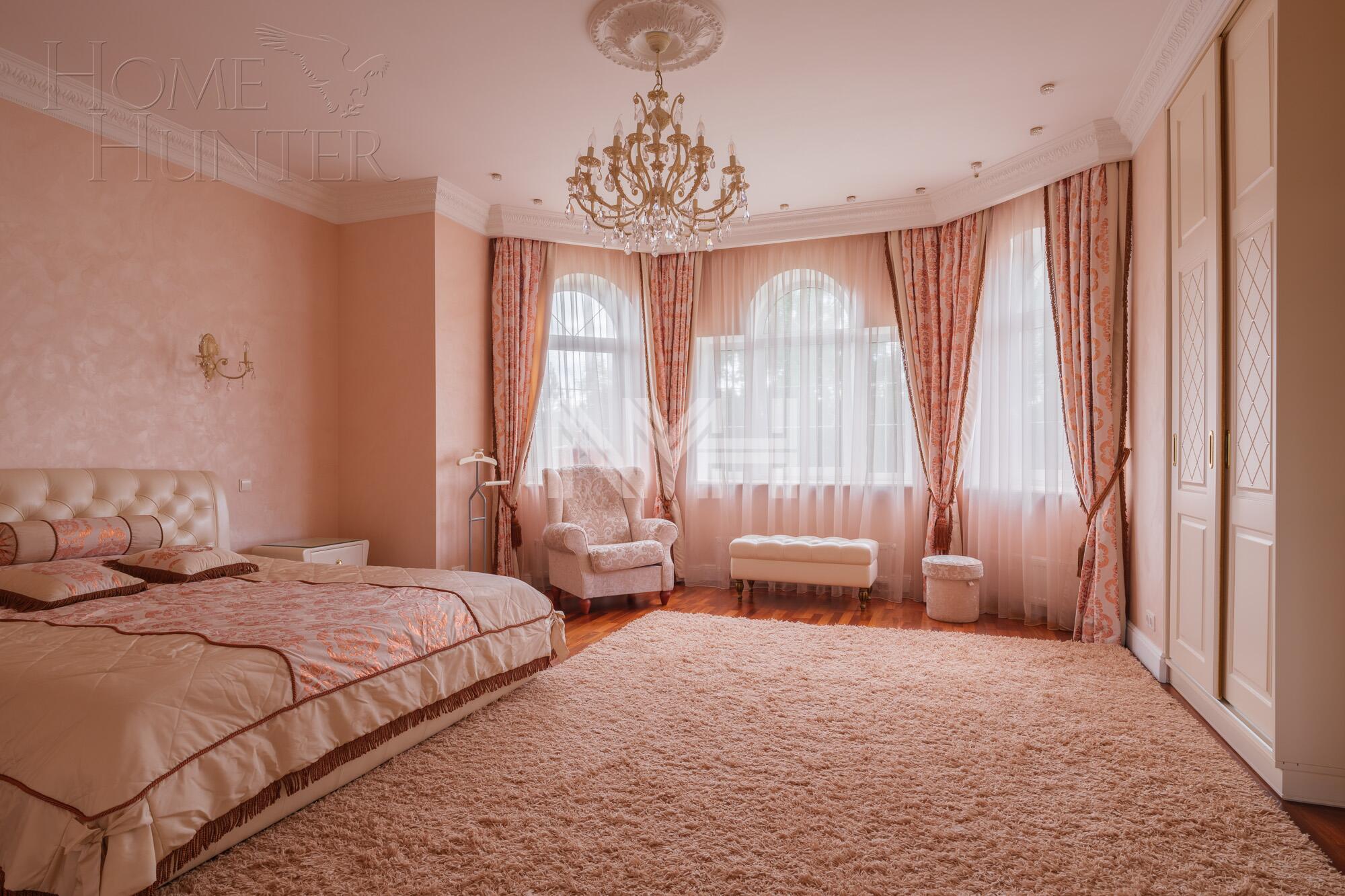 2-этажный коттедж 300 м² с отделкой