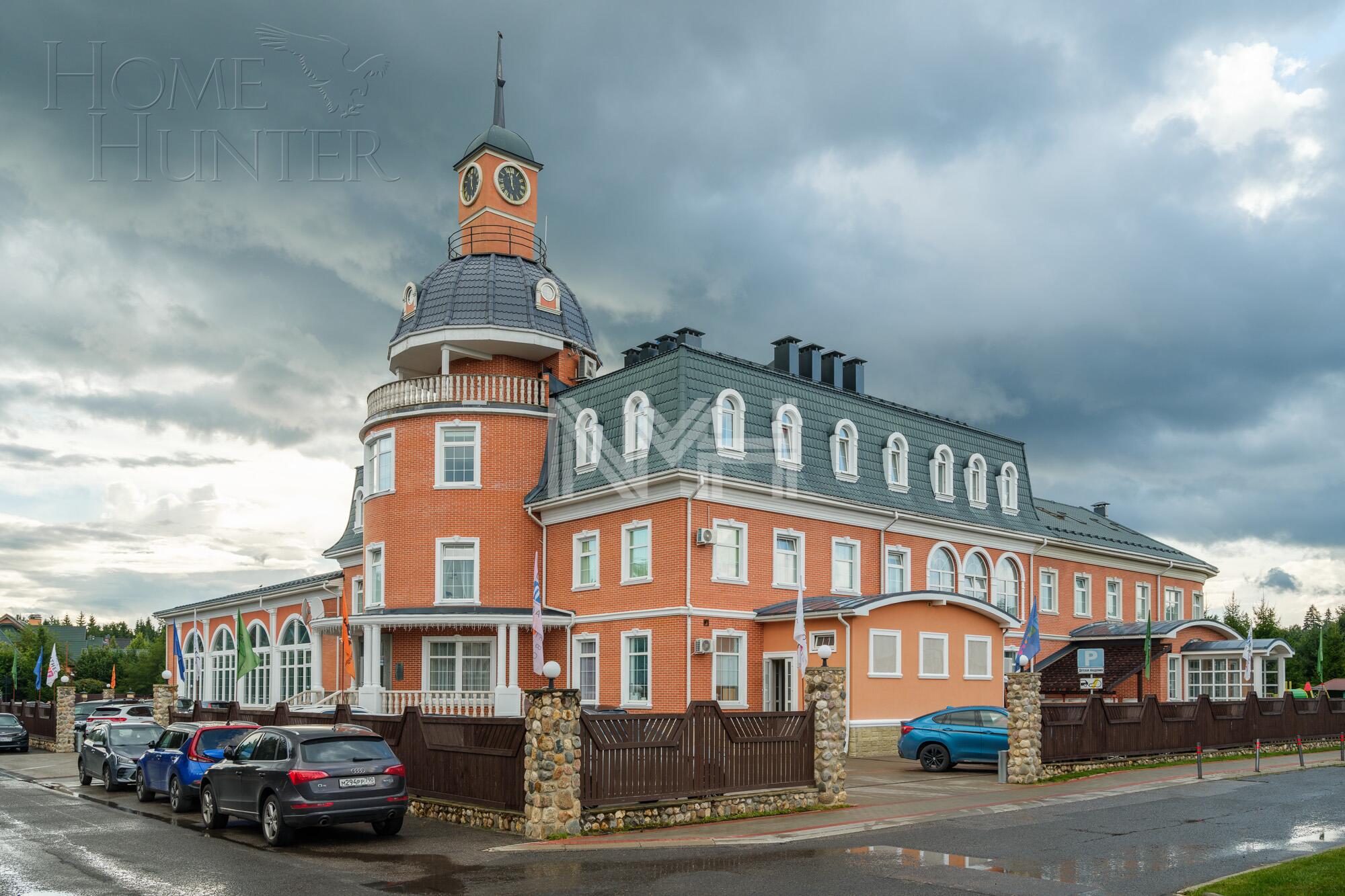 2-этажный коттедж 300 м² с отделкой