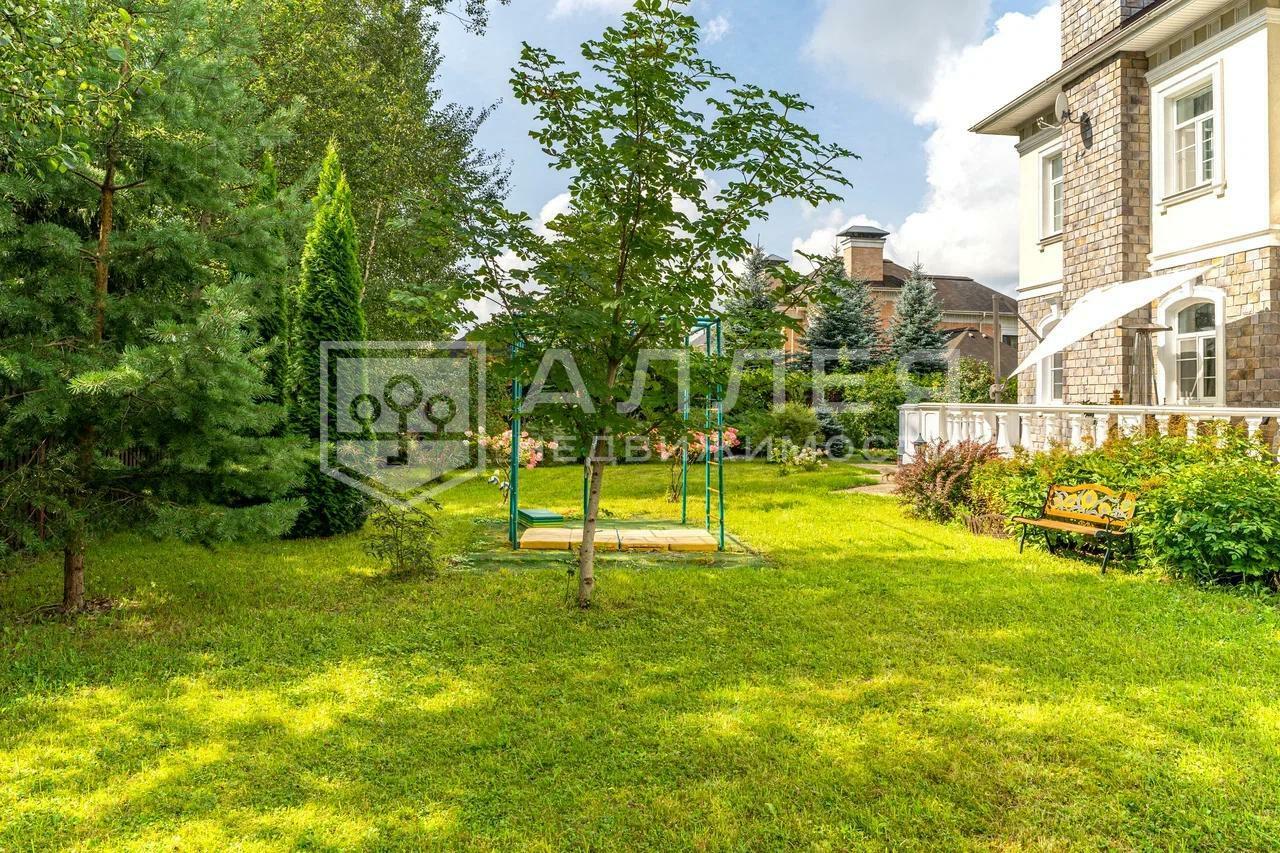 2-этажный коттедж 300 м² с отделкой