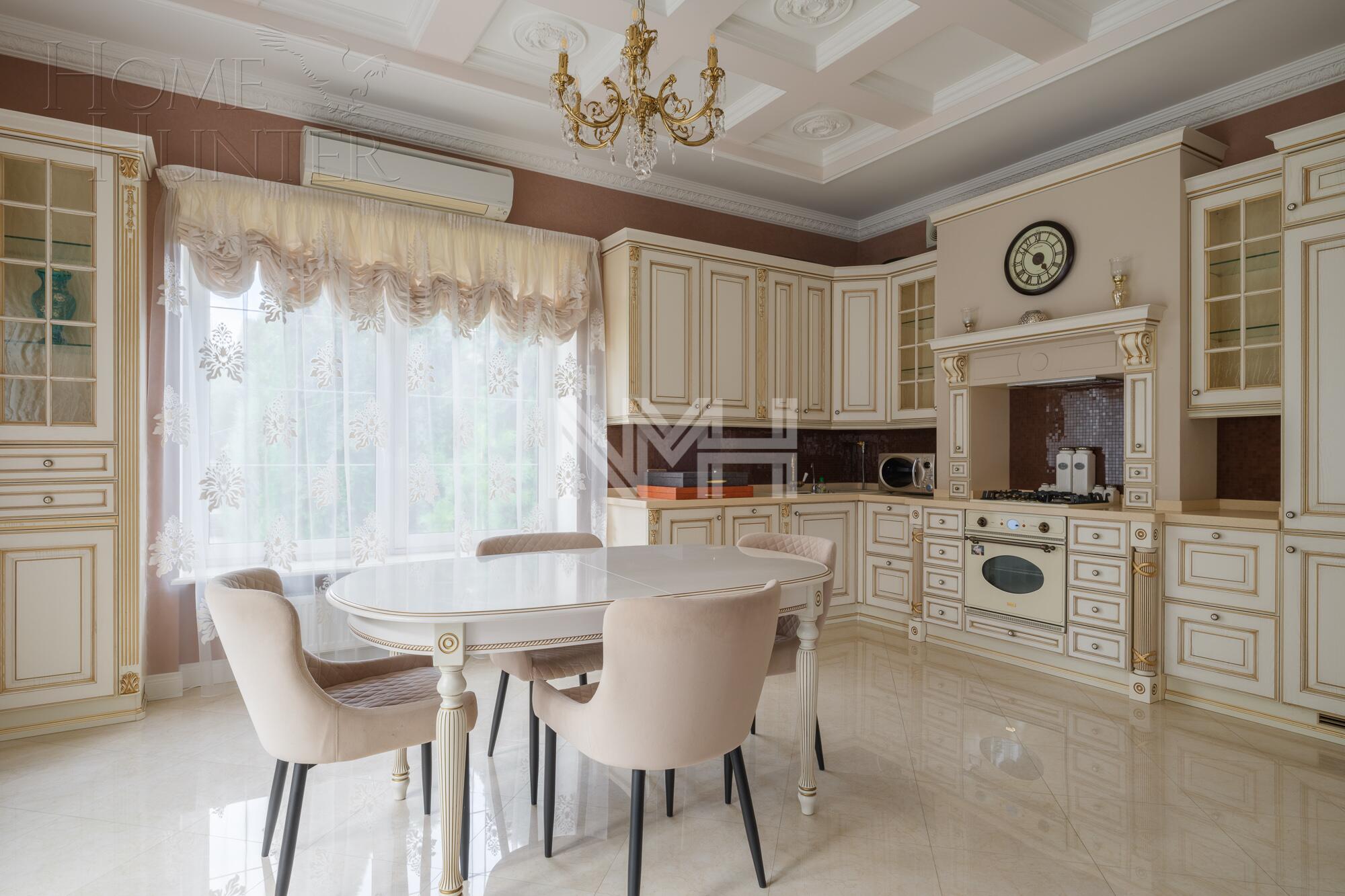 2-этажный коттедж 300 м² с отделкой