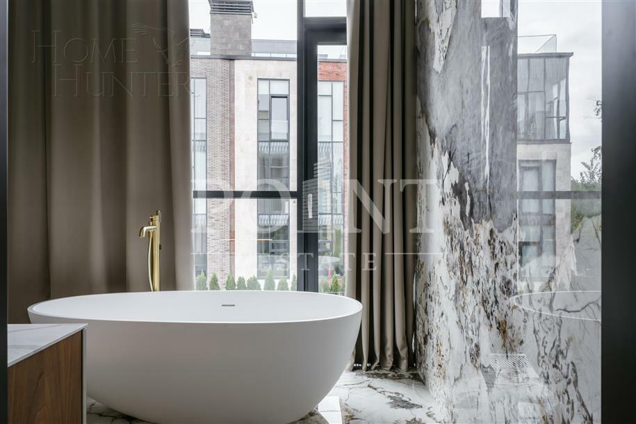 3-этажный таунхаус 310 м² с отделкой