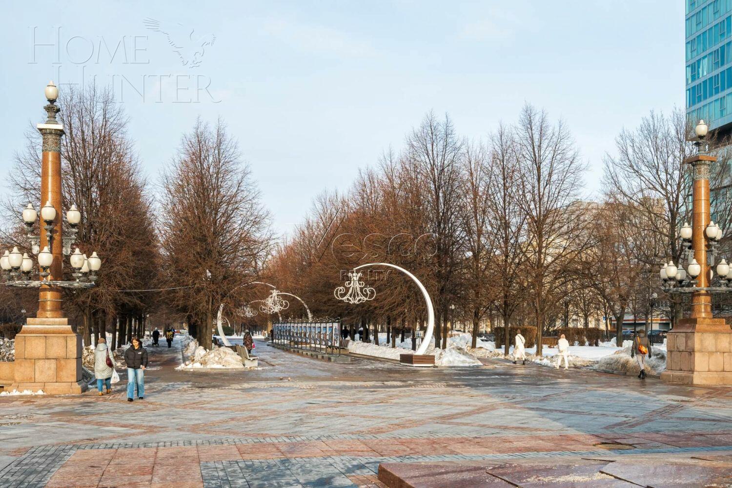 5-КОМН. КВАРТИРА С ОТДЕЛКОЙ 300 М² НА 7 ЭТАЖЕ