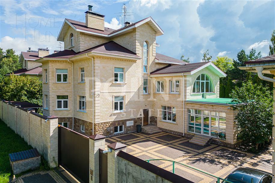 2-этажный коттедж 1 087 м² с отделкой