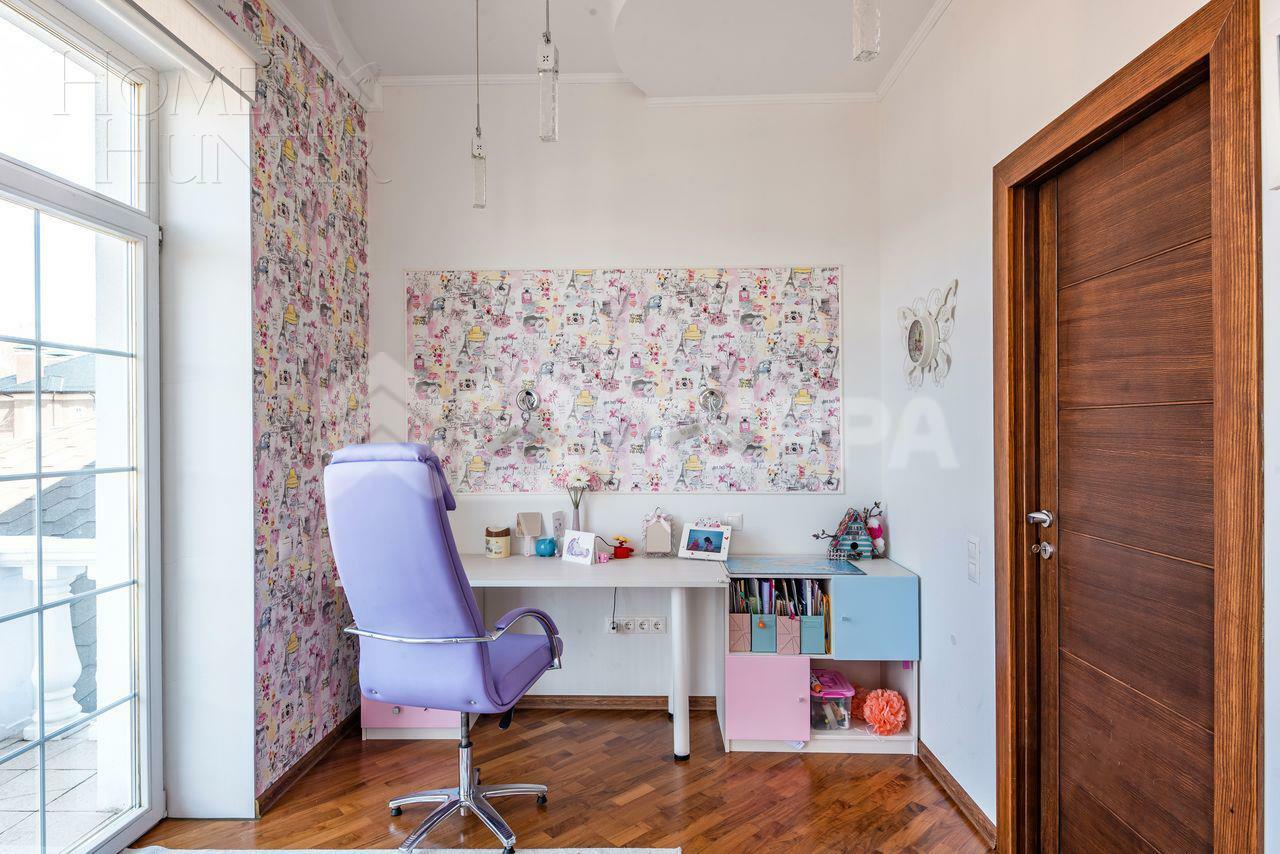 2-этажный коттедж 300 м² с отделкой