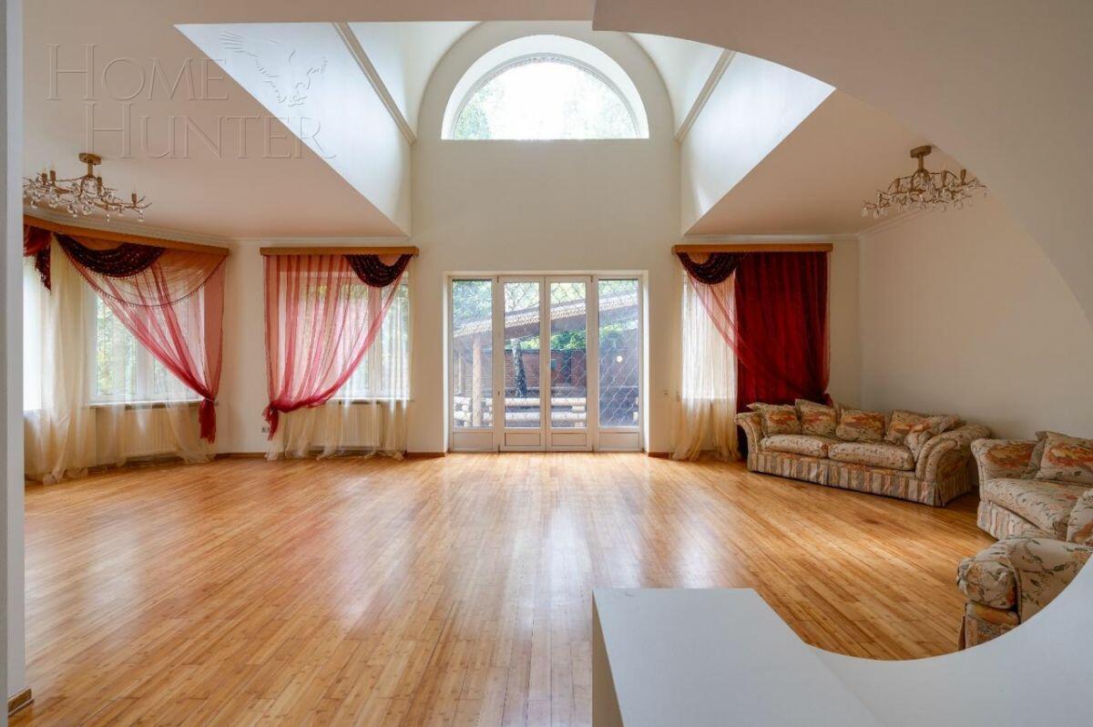 2-этажный коттедж 370 м² с отделкой